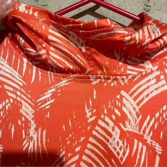 The American Outdoorsman For Women Rash Guard Orange Medium UPF 40 - Picture 3 of 9